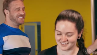 TRANS ANGELS - Izzy Wilde Is Ready For A Steamy Workout Session With Hung Stud Mateo Tomas