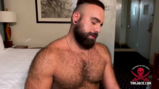 Furry muscle bears skeets a load