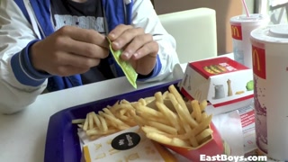 Handjob in Public Park 2