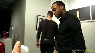 Pretty White Bottom opens Ass for BBC