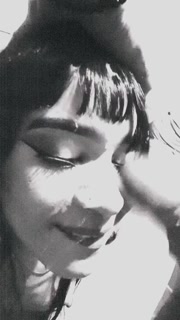 No tenía como pagar al Domiciliario y se la chupe hasta que se corre en mi cara y se la sigo chupando