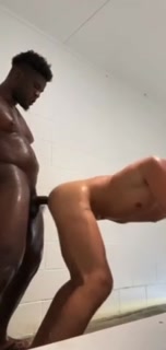 Hung BBC Serviced In Public Showers