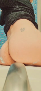 Trans girl frustrated with cheap razors and thick hair